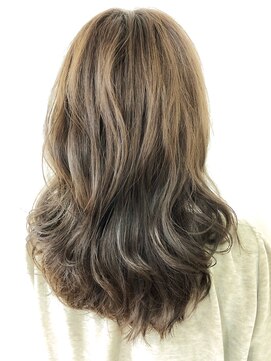 リアン(Lian) 【パーマ】ロングのボリュームパーマデザイン