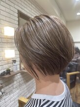 ヘアープルトワルピナス&nbsp;レイヤーボブ&白髪ぼかしハイライト