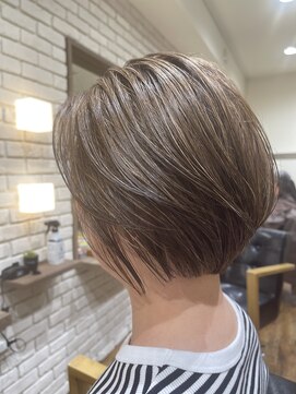ヘアープルトワルピナス レイヤーボブ&白髪ぼかしハイライト