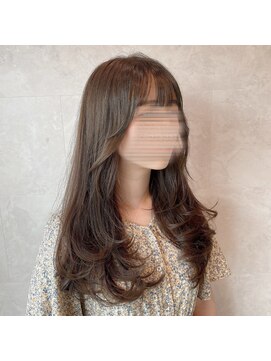 イーラヘアー(ERA HAIR) 艶々前上がりレイヤーカットベージュカラー