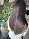 髪質改善酸性ストレートとブリーチしない透明感カラーが得意です