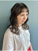 パーマ風ミディアム × ダークグレージュ