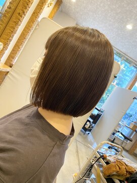 ニコ(nico) 20代30代40代タッセルボブ 切りっぱなし 縮毛矯正 ショートボブ