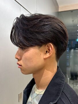 カルム(kalm) 毛流れセンターパートニュアンスパーマカルマヘアメンズパーマ