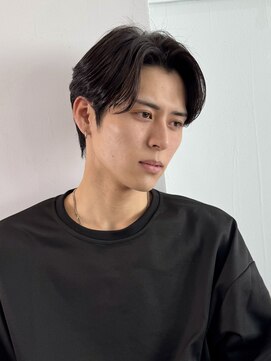 クロト(Clotho) センターパート/フェザーパーマ/波巻きツイストスパイラル