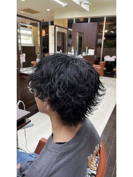 オゼル(OZEL) 【センターパートマッシュ】抜け感×色気を纏う上品メンズカット