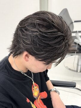 カット　ホワイトメッシュ　ハイライト　フェザーパーマ