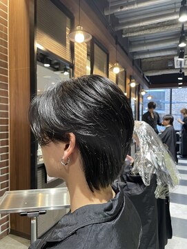 ニューヨークニューヨーク 梅田茶屋町店(NYNY) センターパート/毛流れ