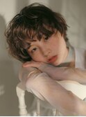 抜け感たっぷりのニュアンスパーマ/ショートヘア/ベージュカラー