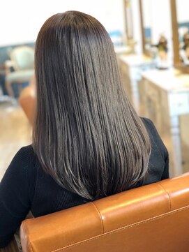 イロドリ ヘアーデザイン(IRODORI hair design) IRODORI　赤味を抑えた大人グレージュ　［西尾一寛］