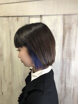 アンフィドットドゥルドゥ(AnFye.dueldo)&nbsp;[Anfye.dueldo]切りっぱなしショート × インナーブルーカラー