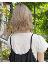 アリア バイ アルティナ(alia by artina)&nbsp;ブロンドカラー_ブリーチオンカラー_ホワイトグレージュ