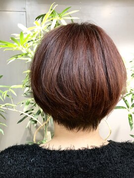 アパルトメント ジェシカ(l'appartement de Jessica) 大人上品なショートボブスタイル