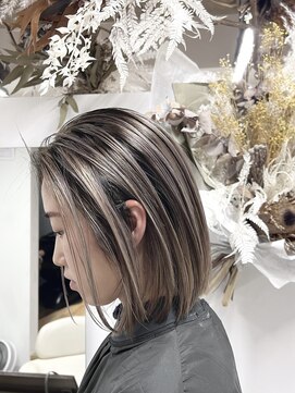 エスアイ(S.i) ホワイトアッシュ［五条駅/京都駅/七条駅/四条駅/烏丸駅］