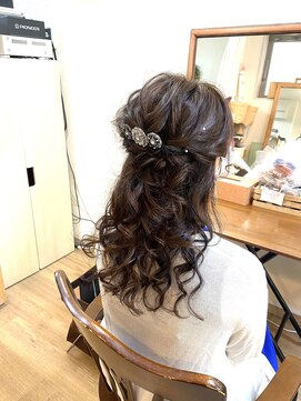 ロカット サロン(Roquat Salon) ハーフアップアレンジ　【ヘアセット/立川/国分寺/袴着付け】