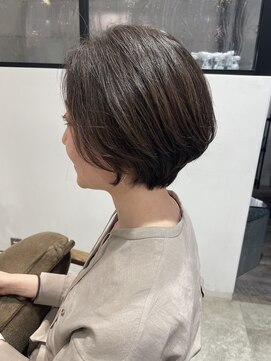 ビヨウシツ ポスタ ラウンドショートボブ　正木ゆかり