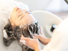 スペラヘアー 四街道店(SpeRa hair)の雰囲気（お客様ひとりと向き合う1:1施術。髪質に合わせてトリートメント）