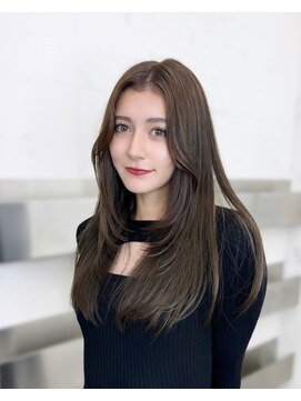 レイヤーカットシアグレージュ_オリーブベージュレイヤーカット