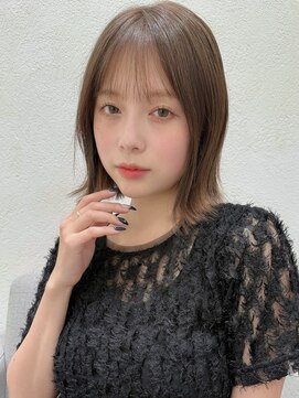 ステアケース 武蔵小杉店(stair:case) グレージュ暗めカラー大人かわいい外ハネボブシースルーバング