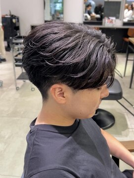 リップス 横浜(LIPPS) 【LIPPS横浜】フェザーパーマ／フェザーショート