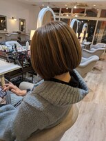 ユウヘアー 尾張旭店(U Hair)&nbsp;白髪ぼかしハイライト×艶ボブ