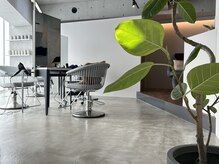 プール(pour.)の雰囲気(仕事帰りや休日、プライベートの延長に気を張らずに来れる場所。)