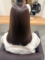 アトレ 福岡大名店(attrait)&nbsp;セミロングの大人っぽいブラウン×透明感で作る上質な雰囲気