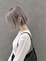 ラベルムバイエーケー(La Belleme by AK)&nbsp;ハイトーングレージュ切りっぱなしミニボブ