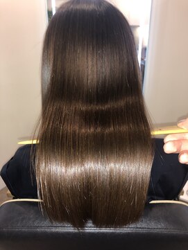 アールサロン アオヤマ(Rr SALON AOYAMA) プラチナミネコラストレート