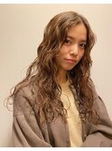 【saya】ざっくりスタイリングも可愛いウェーブパーマ