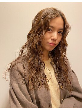 エルジン ヘアドレッサー ショップ(ELGIN HAIR DRESSER SHOP) 【saya】ざっくりスタイリングも可愛いウェーブパーマ