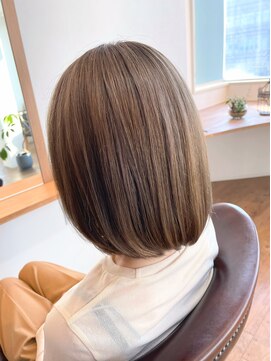 ドルチェ(dolce) シルキーベージュ×ボブスタイル