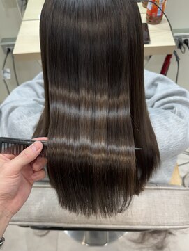 ユニ 江坂(Uni.) 縮毛矯正 髪質改善 美髪縮毛矯正