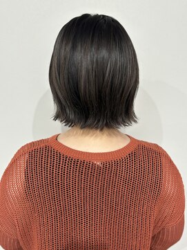 ノルン(norn) 切りっぱなしミニボブ