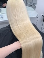 オニキス(ONYX)&nbsp;ブロンド金髪ハイライトグラデーションハイトーンカラー髪質改善