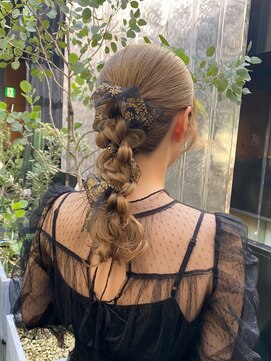 シェリ 天神(CHERIE) 編み下ろしダウンヘアアレンジ