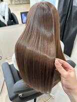 エミュスト(Emuest) 春の明るめベージュカラーに髪質改善トリートメント ☆