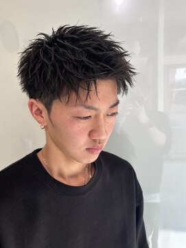 ベッロ(Bello) カッコよさとオシャレの兼ね合わせ！スパイキーパーマ