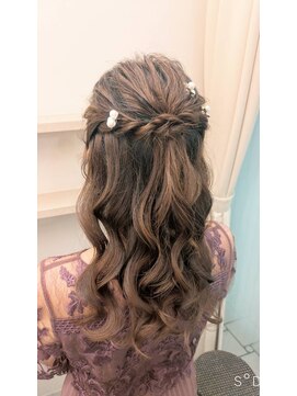 ヘアメイク ジェイエム ハーフアップ