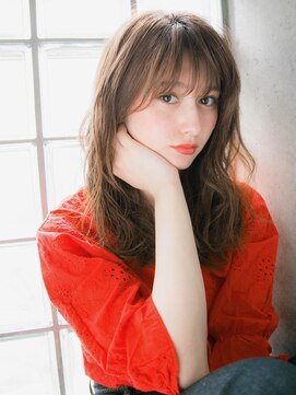 リリアン 青山(relian) 柔らかベージュで大人可愛いスタイル