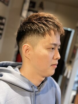 バーバー スタジオ ラフテル(Barber Studio RAFTEL) フェザーマッシュ