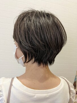 グリーンズ(Greens) まるっとショート/アースカラー/丸みショート/くすみベージュ