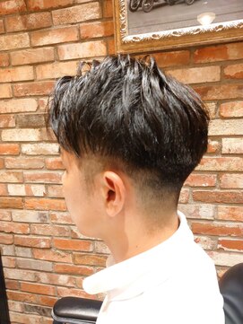 ヒロギンザバーバーショップ 丸の内店(HIRO GINZA BARBER SHOP) ツーブロックなフェード