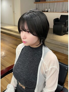 アンドリルム 梅田(&Lillme) 上品なミディアムウルフヘア【97hair】