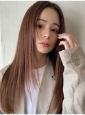 前髪なしセンターパート顔まわりレイヤーカットピンクベージュ