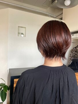ヴァン カウンシル 王子(VAN COUNCIL) 大人かわいい外ハネショートボブ 秋の赤み艶カラー#1