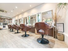 ラグジュアリーサロン ウィッシュ(Luxury Salon Wish)の雰囲気（ゆとりのある店内だからお子様同伴も歓迎 [髪質改善/縮毛矯正]）