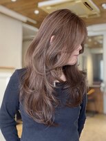 エイン(EYN) ラベンダーベージュ×レイヤーカット/ハイライト/海外ガール