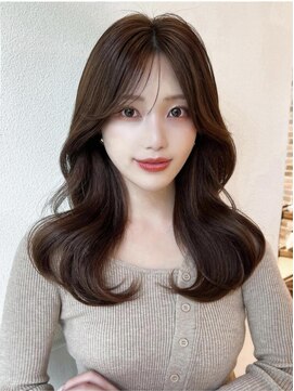 ラルユー 金山(LallYou) 30代に人気！顔周りの後れ毛がかわいいシャギーレイヤーロング