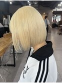 京都ダブルカラーボブ前髪ありミルクティーベージュブリーチ